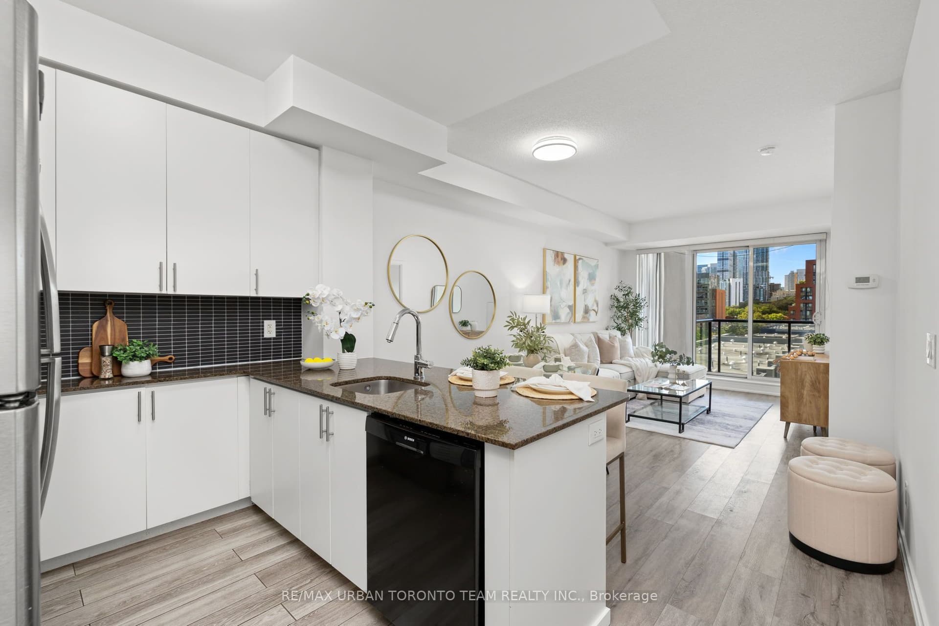 Suite 514 · Floor 5, Unit 514 · 260 Sackville St