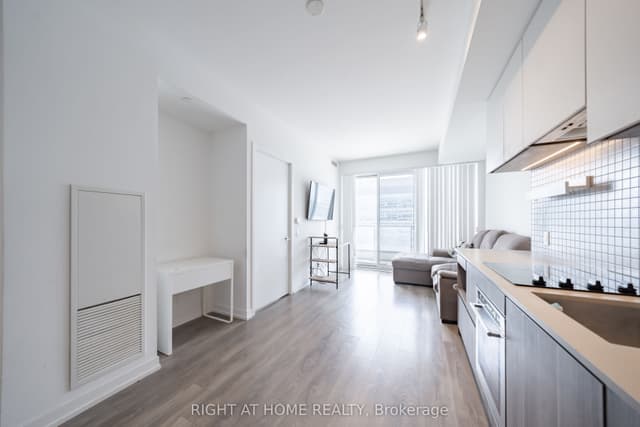 Condo Apartment at 5 Buttermill Avenue 1005, Vaughan, ON L4K 0J5