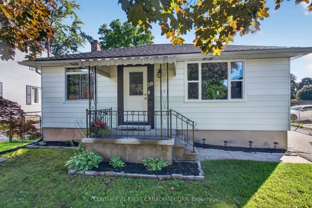 Detached at 218 Vancouver Street, London East, ON N5W 4R8