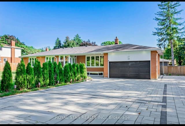 Detached at 29 Westwood Lane, Richmond Hill, ON L4C 6X4
