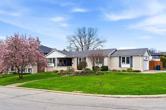 Detached at 18 Tetbury Crescent, Toronto, ON M3A 3G3, Toronto C13
