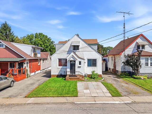 Duplex at 4104 Broughton Avenue, Niagara Falls, ON L2E 3K6