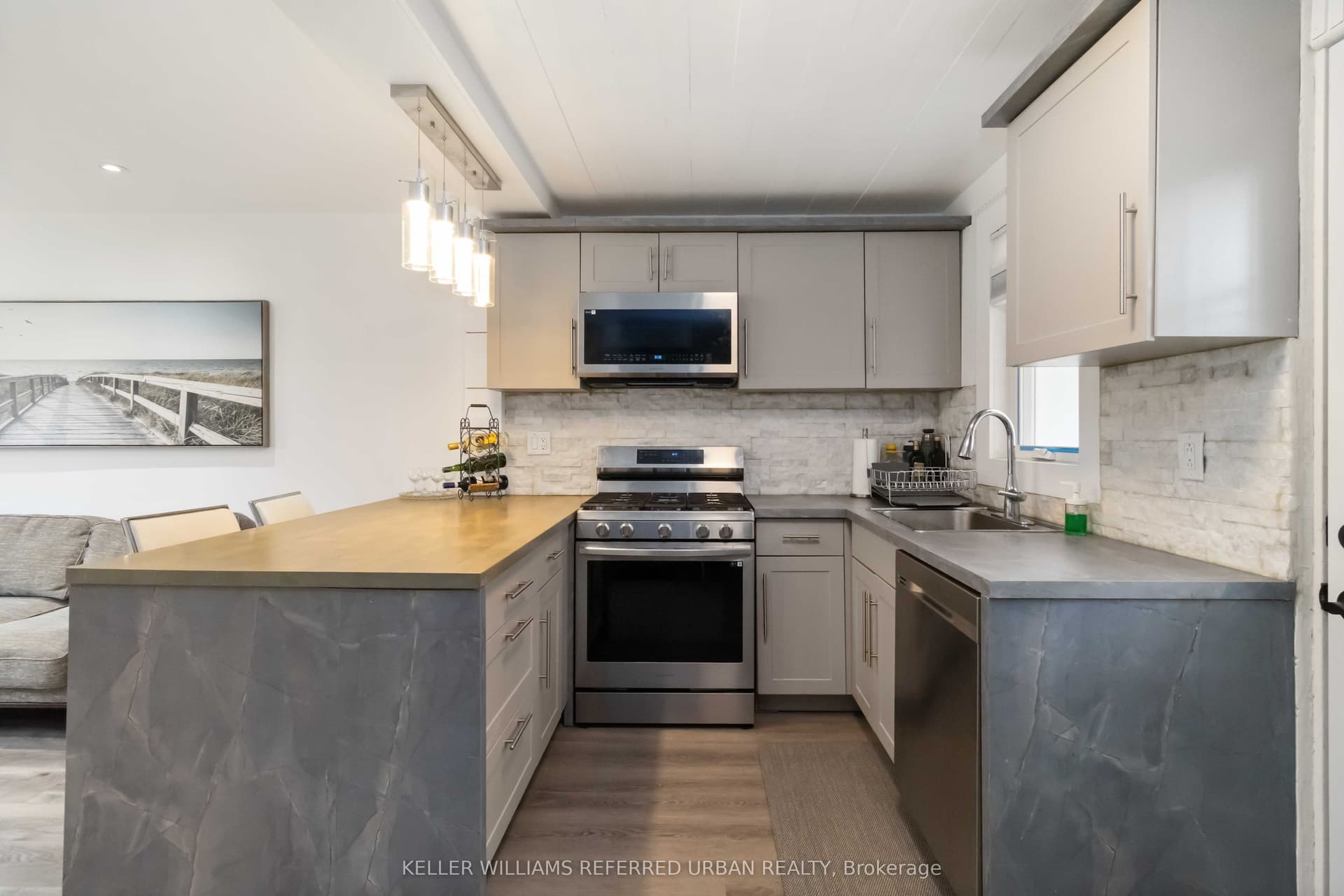 310 Senlac Rd