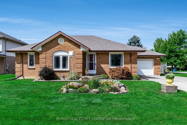 Detached at 2 Swallow Place, Chatham-Kent, ON N0P 1A0
