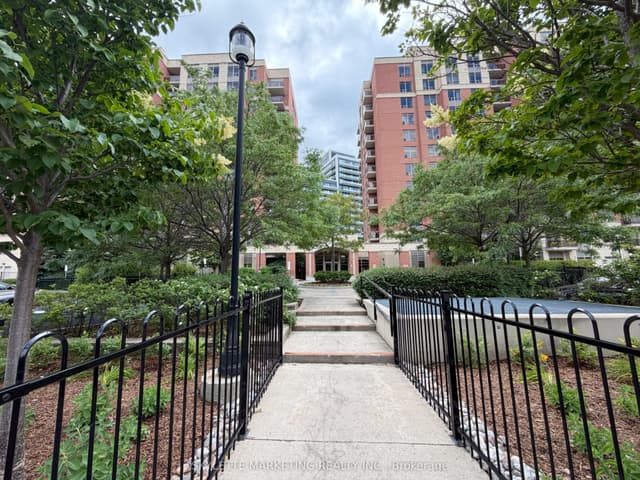 Condo Apartment at 75 King William Crescent Ph13, Richmond Hill, ON L4B 0C1