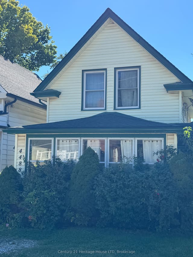 Detached at 4488 Eastwood Crescent, Niagara Falls, ON L2E 1A9