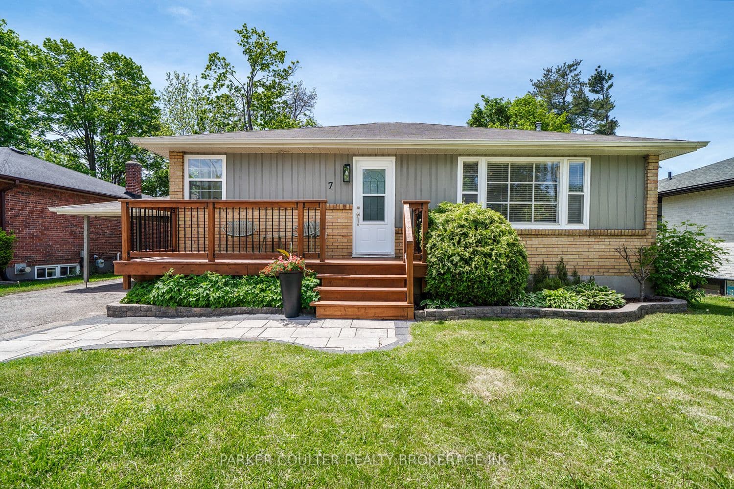 7 Oakley Park Sq