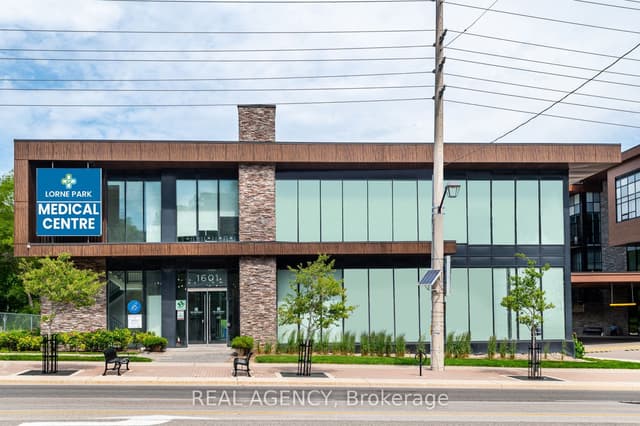 Office at 1601 Lakeshore Road W, Mississauga, ON L5J 1J4