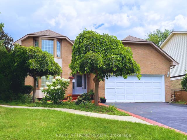 Detached at 309 Amberly Boulevard, Hamilton, ON L9G 4B6