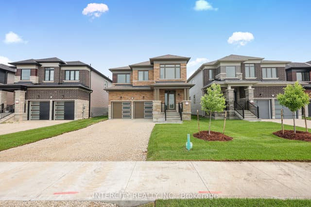 Detached at 18 Legacy Circle, Wasaga Beach, ON L9Z 0L8
