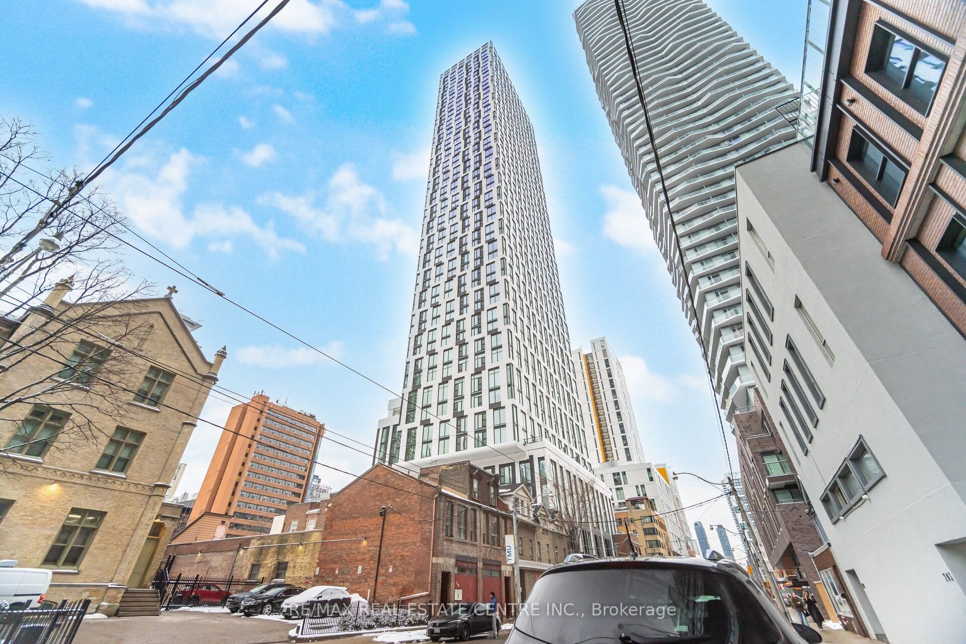 Suite 2715 · Floor 27, Unit 2715 · 252 Church St