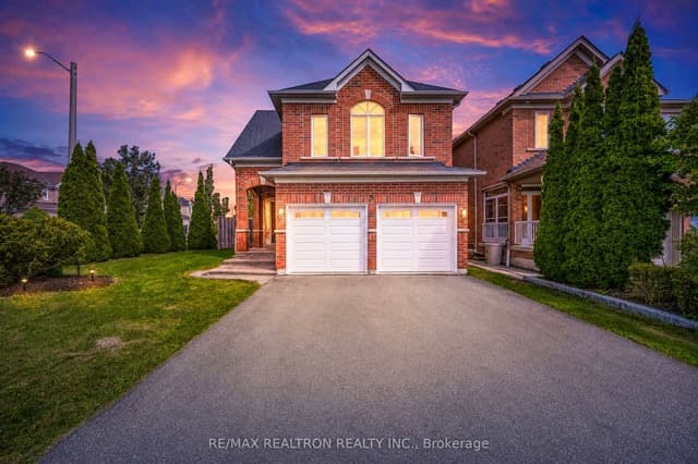Detached at 5 Mirando Street, Richmond Hill, ON L4S 2W8