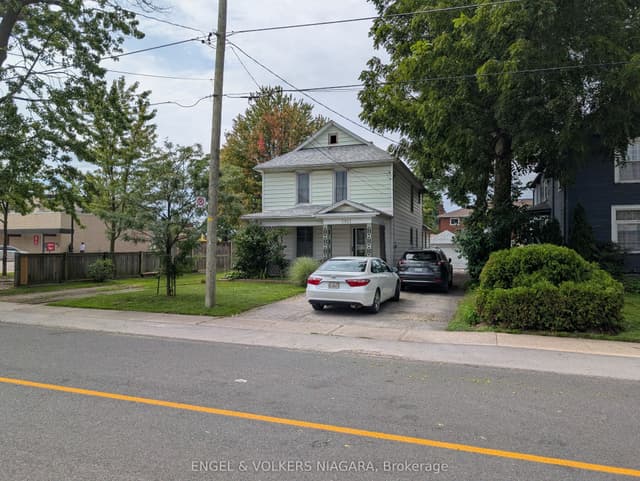 Detached at 5821 Leonard Avenue, Niagara Falls, ON L2G 4R5