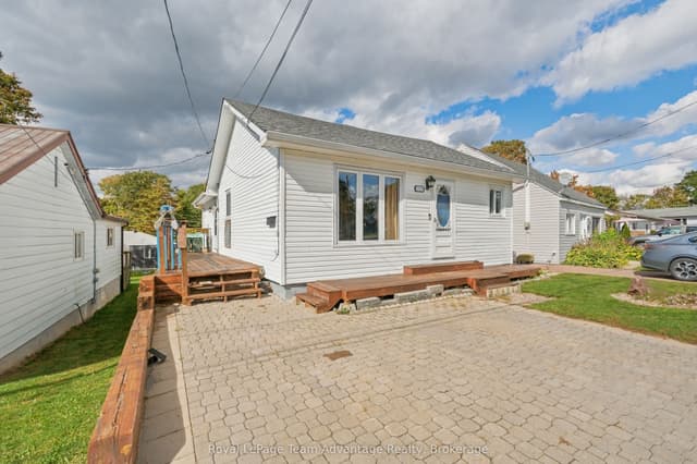 Detached at 55 Highland Crescent, Parry Sound, ON P2A 1N7