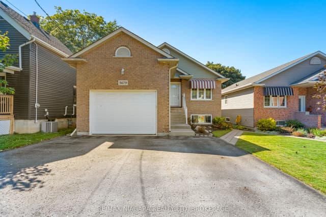 Detached at 5679 Highland Avenue, Niagara Falls, ON L2G 4X2