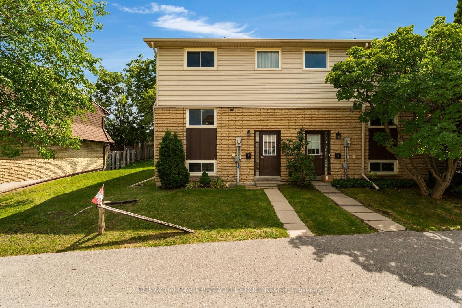 Suite 4, Unit 4 · 233 Innisfil St