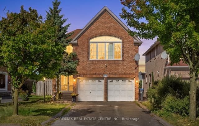 Detached at 2874 Gardenview Crescent Upper, Mississauga, ON L5M 5T4