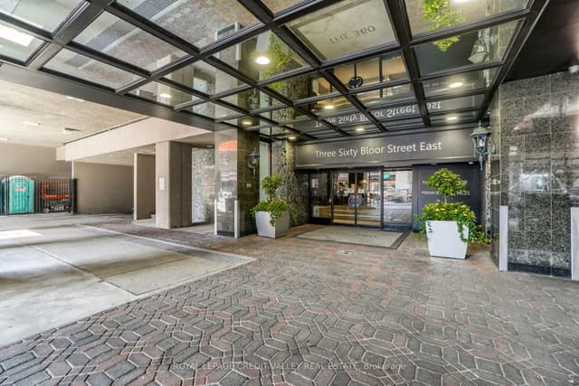 Condo Apartment at 360 Bloor Street E 601, Toronto, ON M4W 3M3, Toronto C09