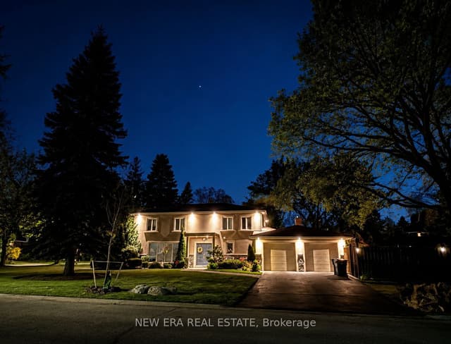 Detached at 1423 Bunsden Avenue, Mississauga, ON L5H 2B3