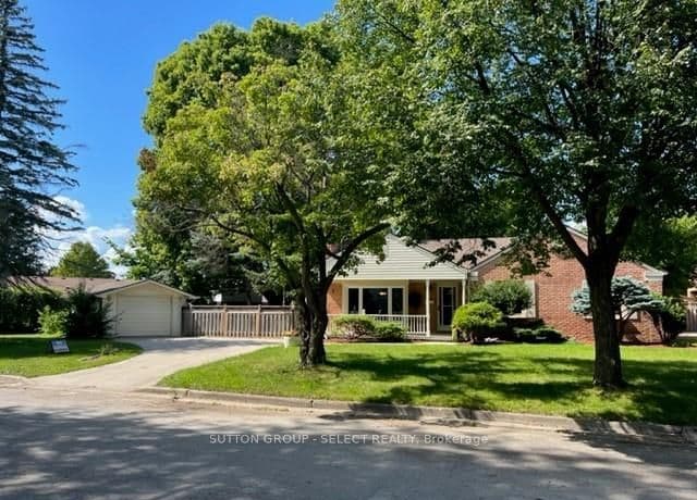 6 KIRKTON Court