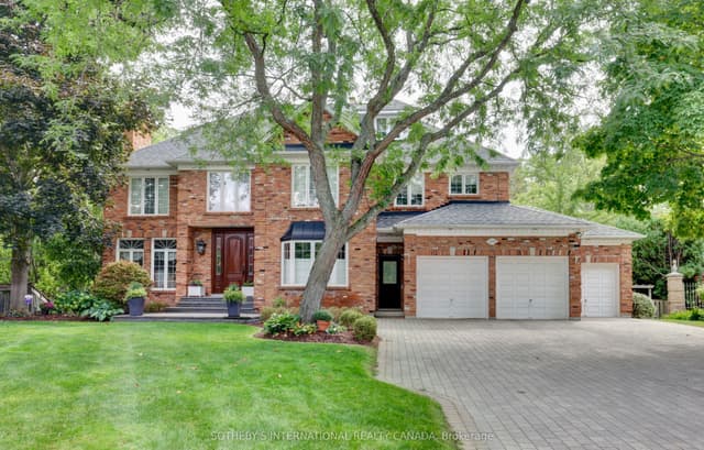 Detached at 1379 Meadow Green Court, Mississauga, ON L5H 4J3