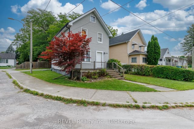 Detached at 4317 Buttrey Street, Niagara Falls, ON L2E 2X1