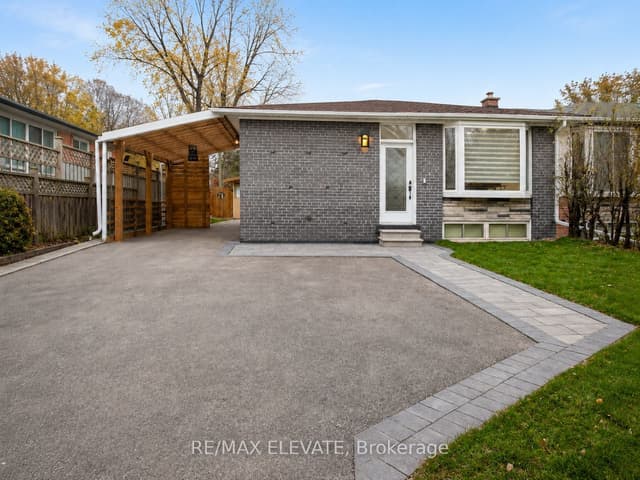 Semi-Detached at 302 Demaine Crescent, Richmond Hill, ON L4C 2W5