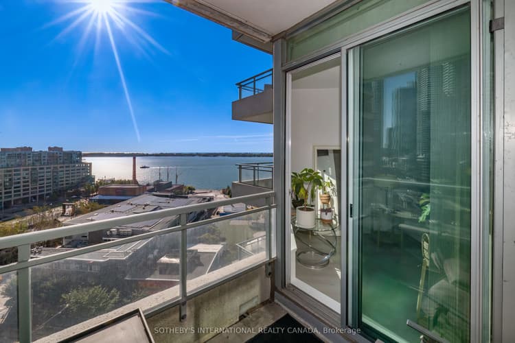 230 Queens Quay
