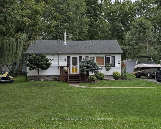 Detached at 625 Silver Bay Road, Port Colborne, ON L3K 5V3
