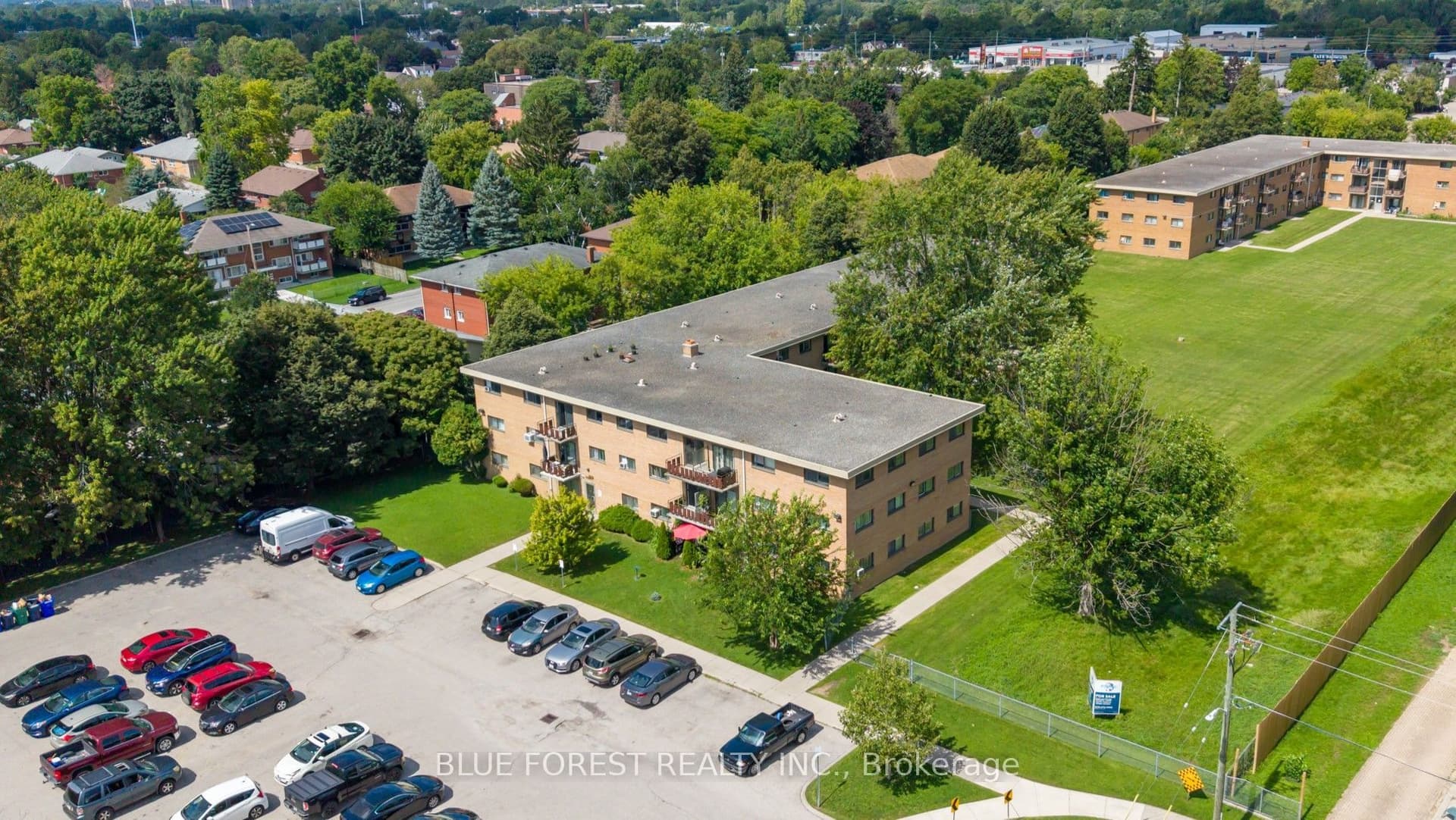 Suite 112 · Floor 1, Unit 112 · 1830 Dumont St