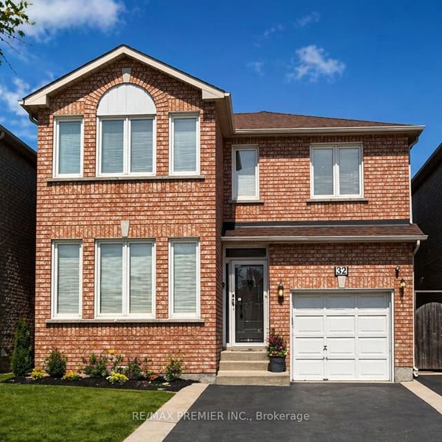 Detached at 32 Stonebriar Drive, Vaughan, ON L6A 2N2