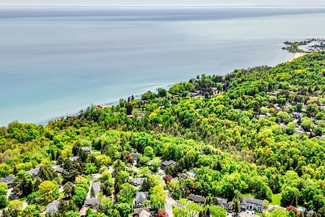 Detached at 25 Bellehaven Crescent, Toronto, ON M1M 1H2, Toronto E08