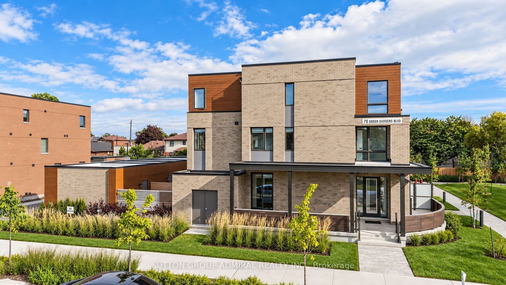 70 Green Gardens Boulevard in M6A