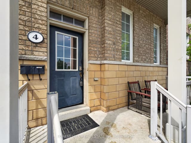 Semi-Detached at 4 Evelyn Wiggins Drive, Toronto, ON M3J 0G3, Toronto W05