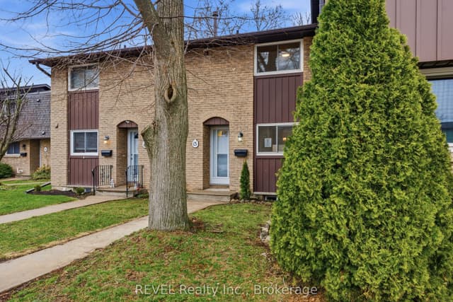 Condo Townhouse at 151 Linwell Road 15, St. Catharines, ON L2N 6P3