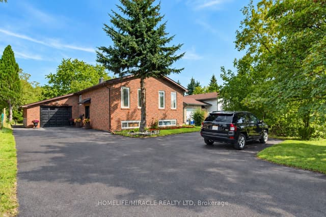 Detached at 696 Sheppard Avenue, Pickering, ON L1V 1G3