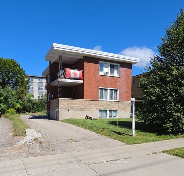 Triplex at 18 High Street, Waterloo, ON N2L 3X6