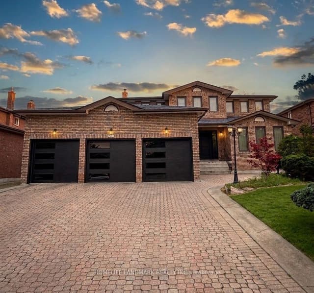 Detached at 11 Ravenhill Crescent, Markham, ON L3S 2V6