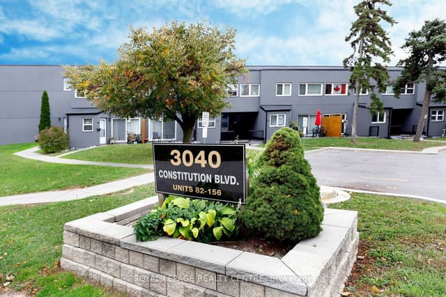Condo Townhouse at 3040 Constitution Boulevard 103, Mississauga, ON L4Y 3X7