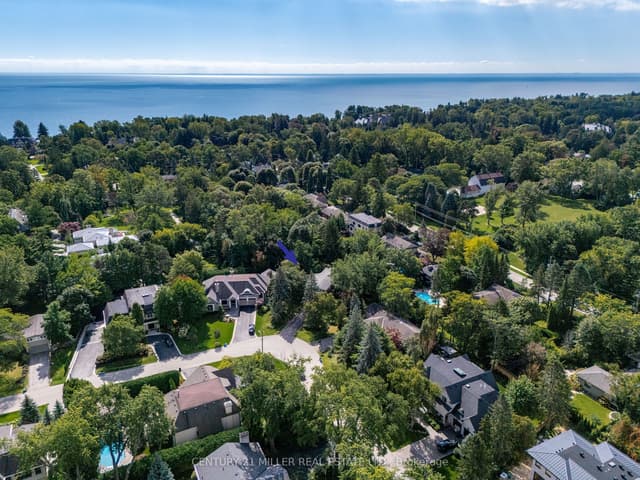 Detached at 1242 Donlea Crescent, Oakville, ON L6J 1V7