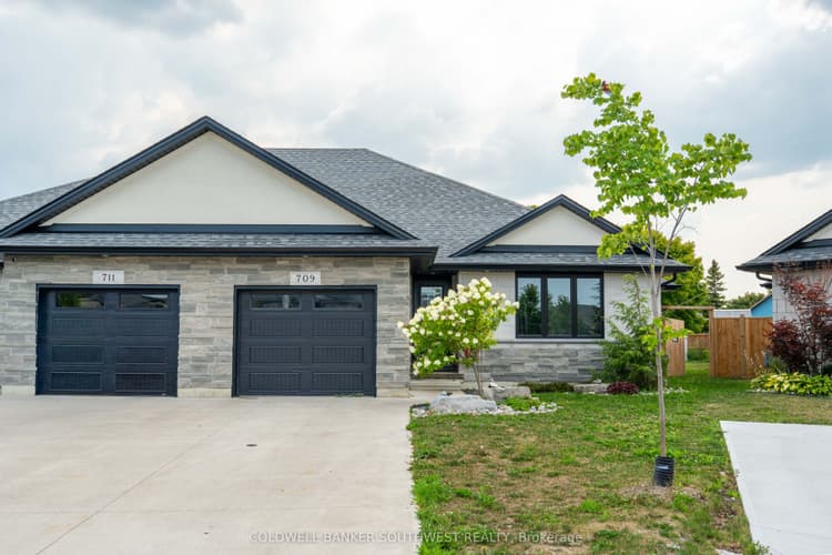 709 Ferdinands Crescent