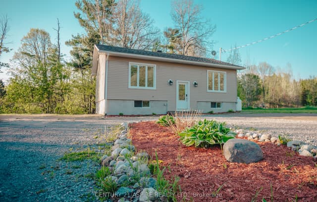 Detached at 84 Sandy Beach Road, Laurentian Valley, ON K8A 6W8