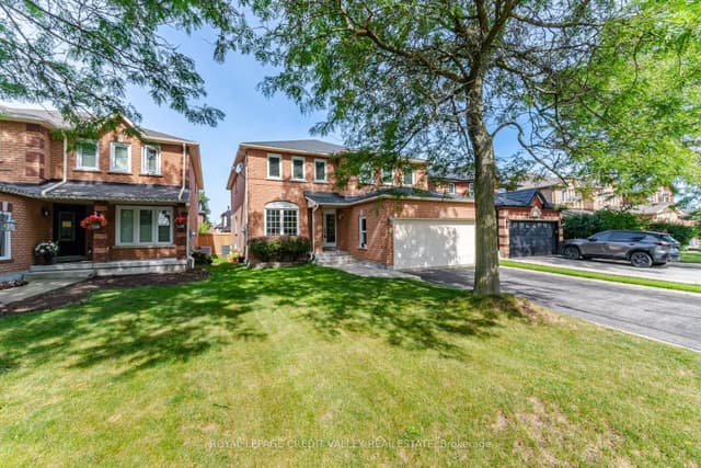 Detached at 8 Livingston Drive, Caledon, ON L7C 1A7