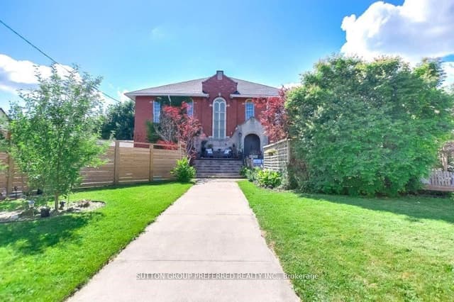 Detached at 73 Fifth Avenue, St. Thomas, ON N5R 4C9