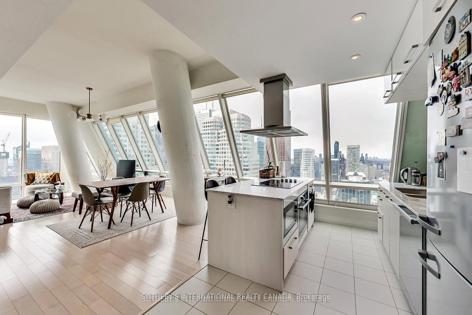 Suite 5504 · Floor 55, Unit 5504 · 8 The Esplanade