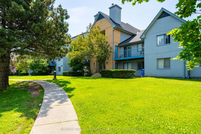 Condo Apartment at 95 Trailwood Drive 612, Mississauga, ON L4Z 3L2