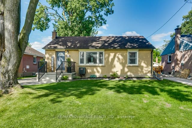 Detached at 319 Manitoba Street, London East, ON N5W 4W2