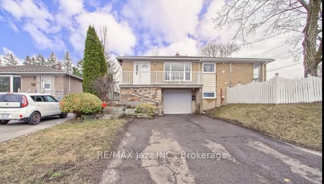 Semi-Detached at 676 Mountview Place, Newmarket, ON L3Y 3P7