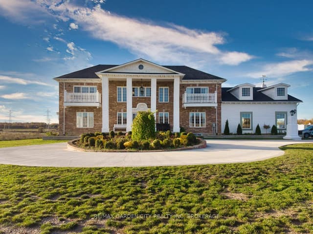 Detached at 2400 Effingham Street, Pelham, ON L0S 1C0