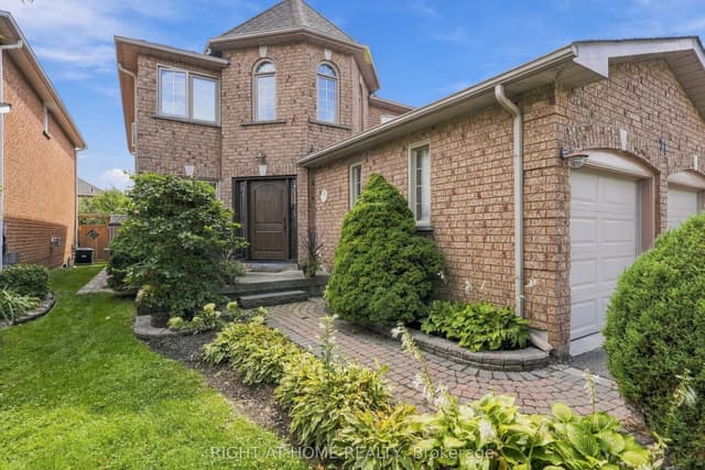 Detached at Vaughan, ON